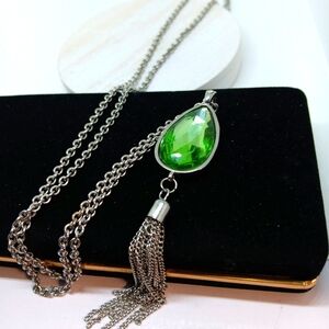 Green Pendant with fringe Silvertone Fashion Necklace